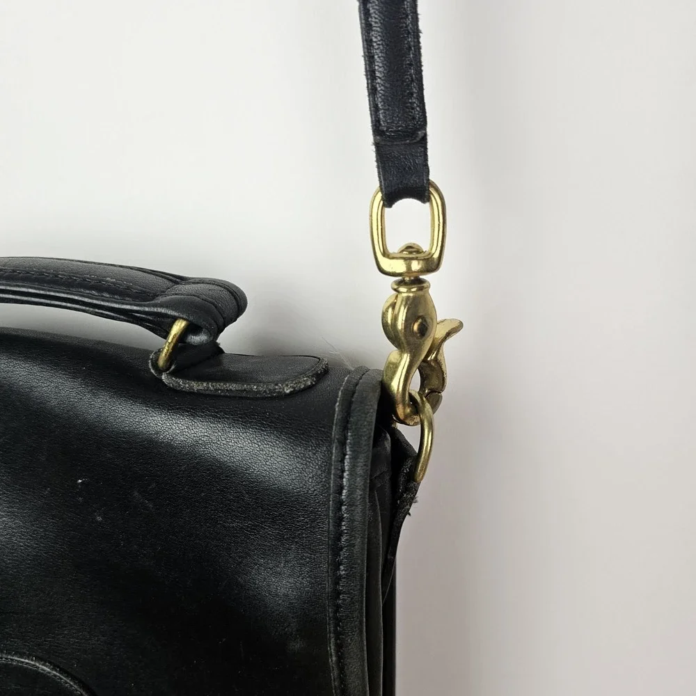 Coach Vintage Station Bag Purse Black Leather Cross body Nice‎ & Clean 1980-90's